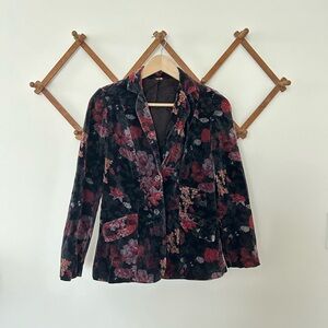 💫Vintage 70’s Floral Velvet Blazer - Black and Red